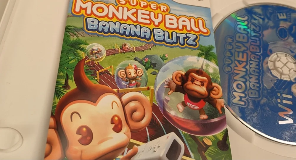 Super Monkey Ball Banana Blitz Wii Game W\ Manual, Case, Original Owner, Tested
